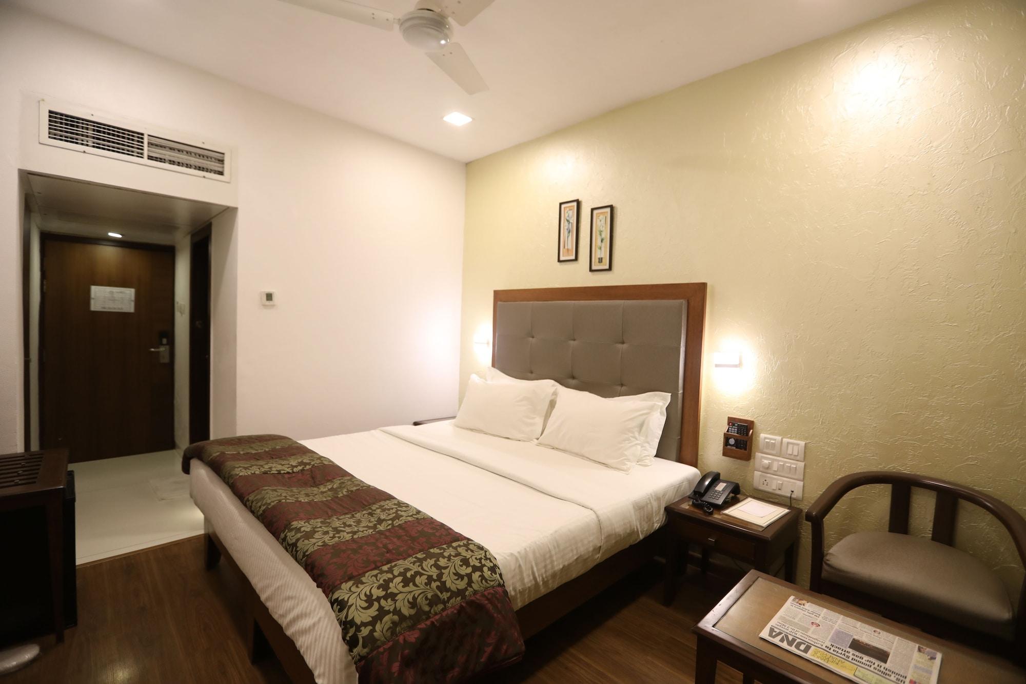 Citizen Hotel Мумбаи Экстерьер фото