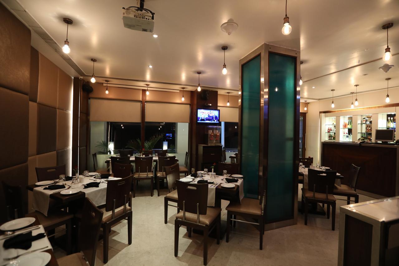 Citizen Hotel Мумбаи Экстерьер фото