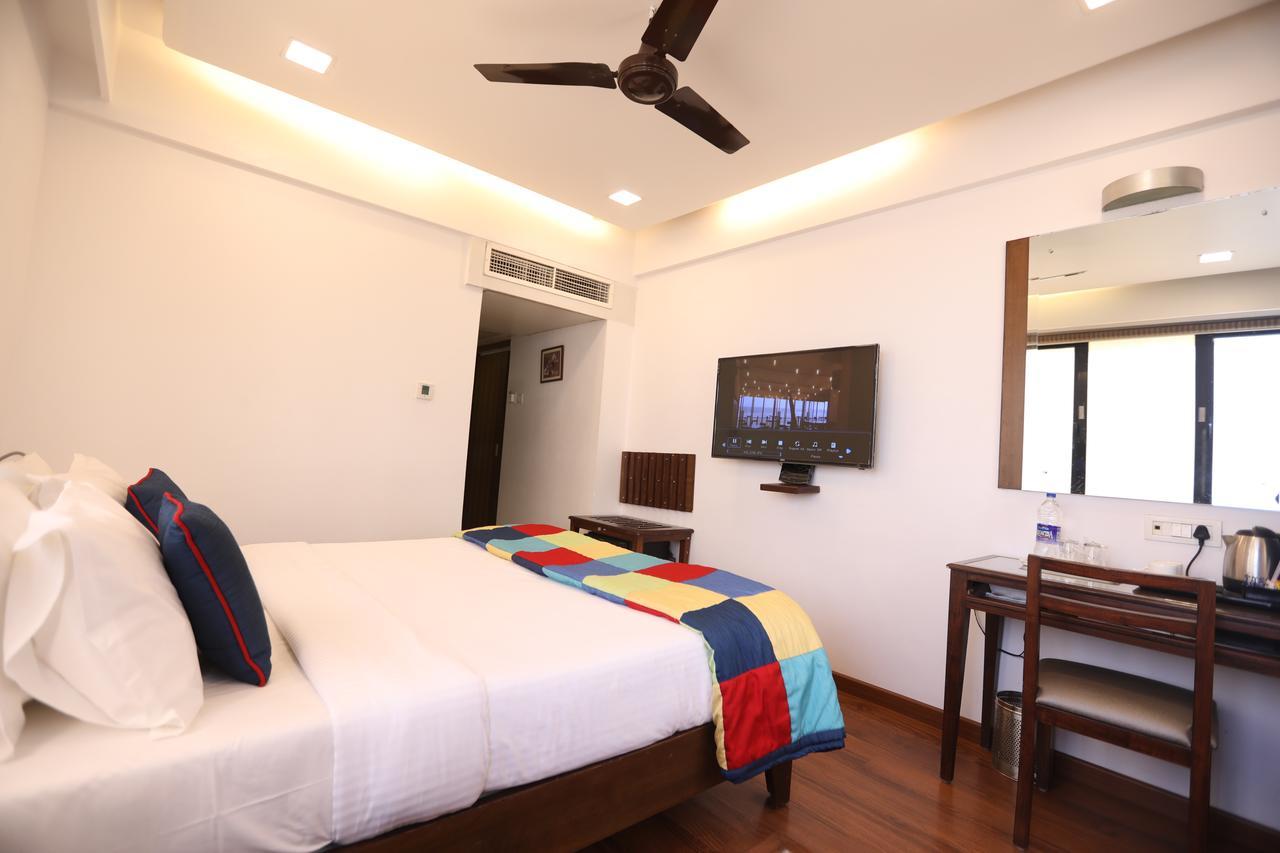 Citizen Hotel Мумбаи Экстерьер фото