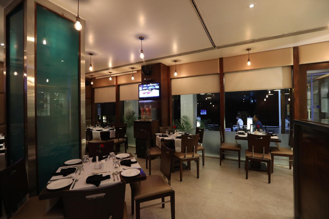 Citizen Hotel Мумбаи Экстерьер фото