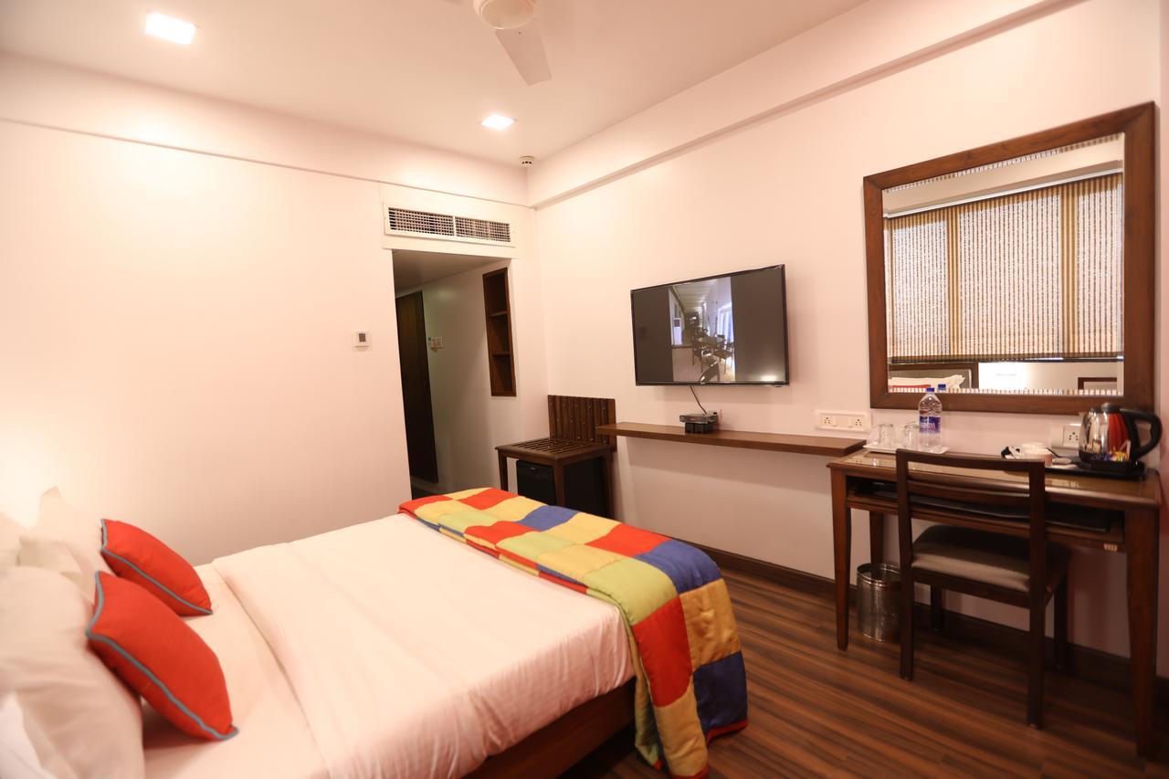 Citizen Hotel Мумбаи Экстерьер фото